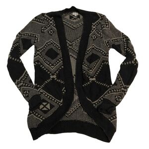 Kismet Black and Gray Geometric Patterned Open Front Cardigan